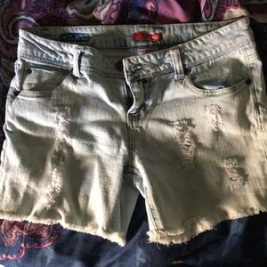 Size 7 bongo shorts